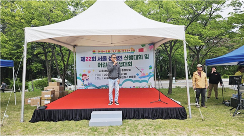 개막사를 하는 권영수 회장.jpg