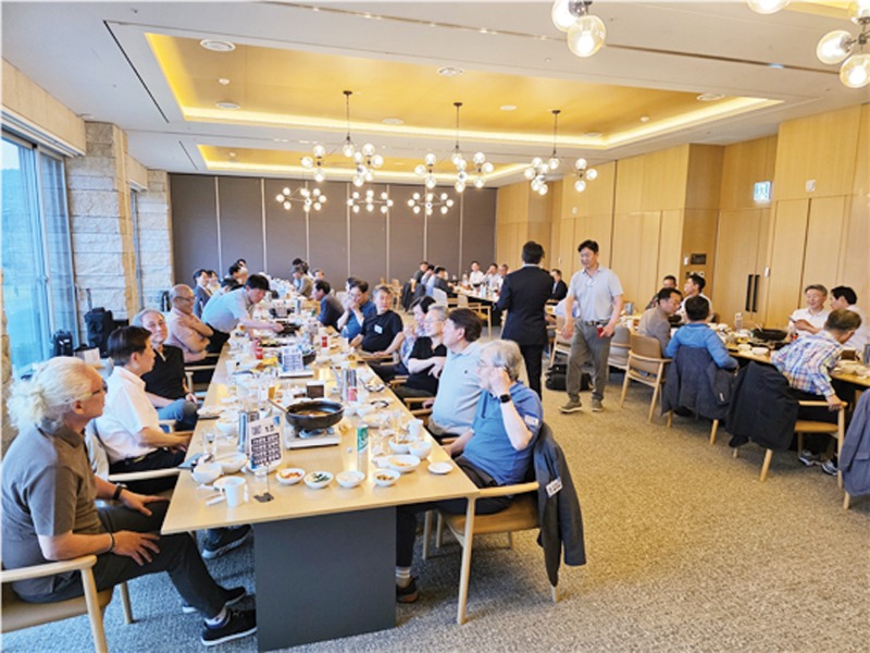 라운딩후의 만찬.jpg