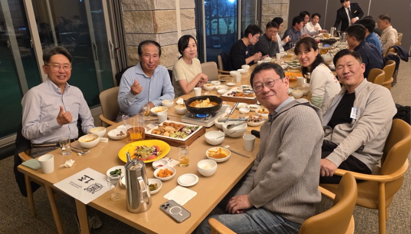 골프 운동 끝나고 식당에서.jpg