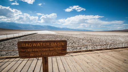 death_valley_badwater_basin.jpg