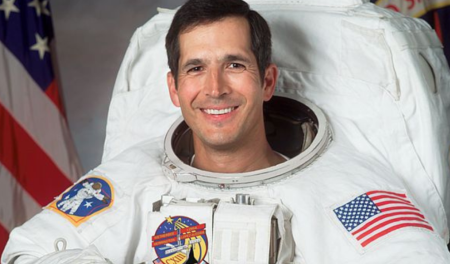 Astronaut John Herrington.png